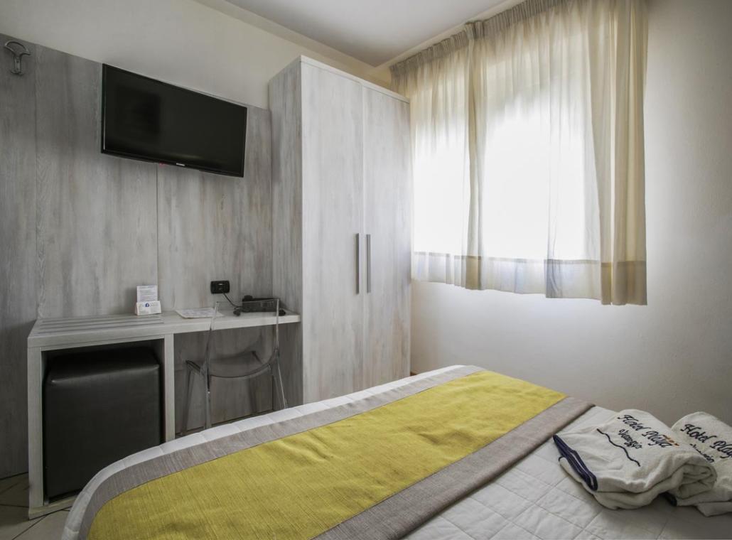 hotelplayaviareggio en economy-room 014