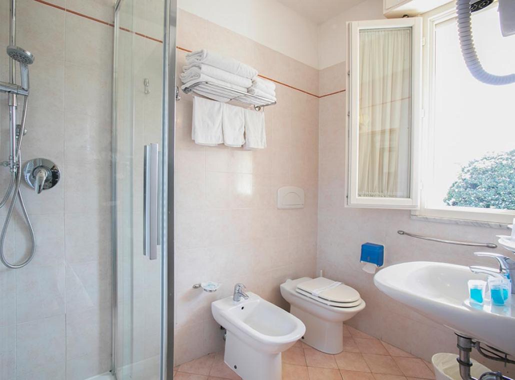 hotelplayaviareggio en rooms-and-prices 041
